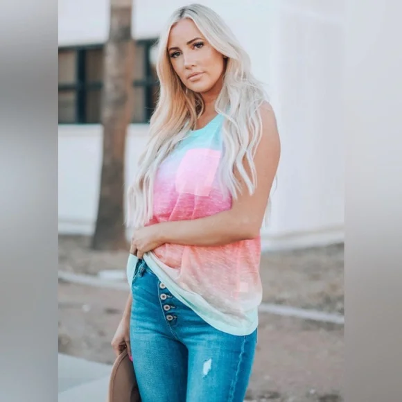 Ombré Tank Top - Picture 3 of 10